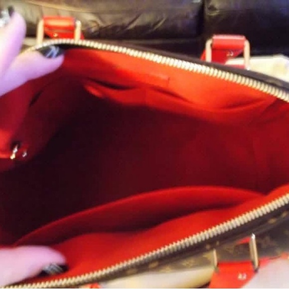 ♥️ AUTHENTIC Louis Vuitton Red Retiro NM ♥️ - Picture 8 of 15